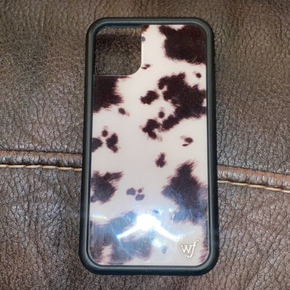 Iphone 11 Wildflower cow print phone case!